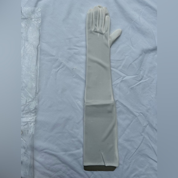 White Opera Gloves with buttons - Picture 3 of 3